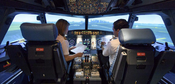 Airline cockpit simulator
