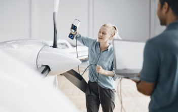 The new Zeiss T-SCAN hawk 2 is a lightweight, next-generation handheld 3D laser scanner with remarkable ease of use