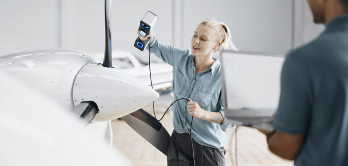 The new Zeiss T-SCAN hawk 2 is a lightweight, next-generation handheld 3D laser scanner with remarkable ease of use
