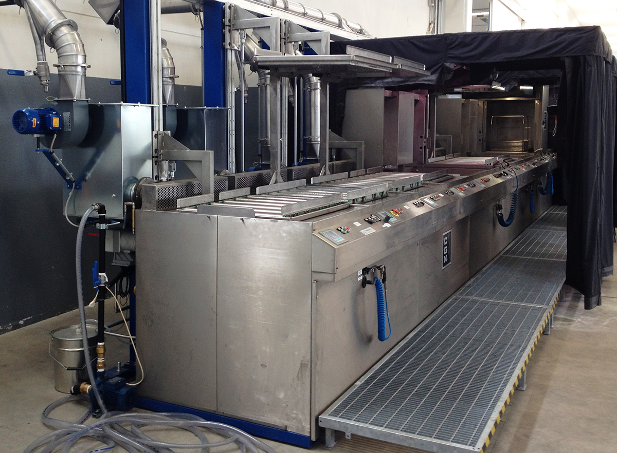 Semi-Automated FPI / PT system by immersion (tank) with automatic immersion